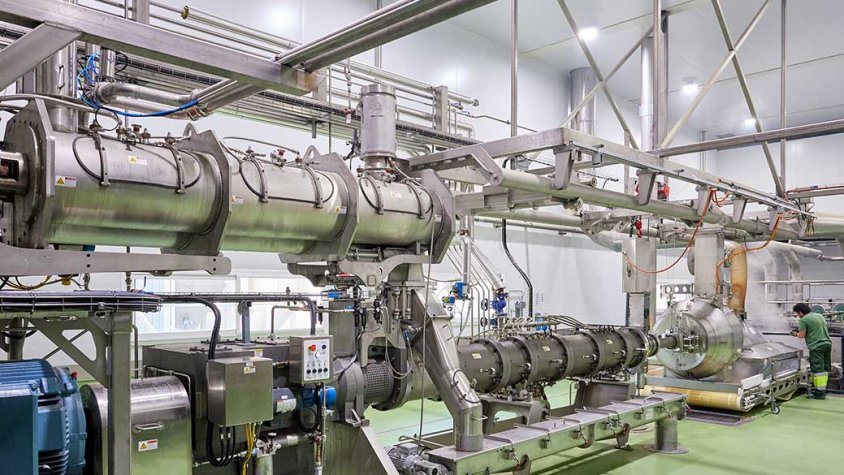 Disposa actualment de tres fàbriques d’aliments extrusionats