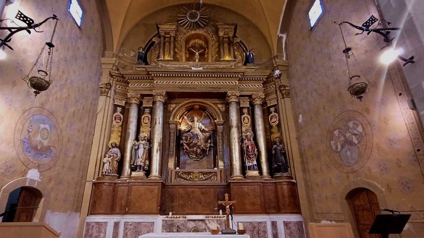 Presbiteri de l'església de Maldà, decoració dels murs laterals