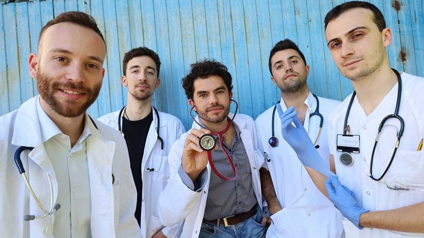 Els cinc metges integrants del grup de música Arritmia