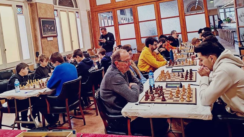 Partides al local de socis de l'Ateneu