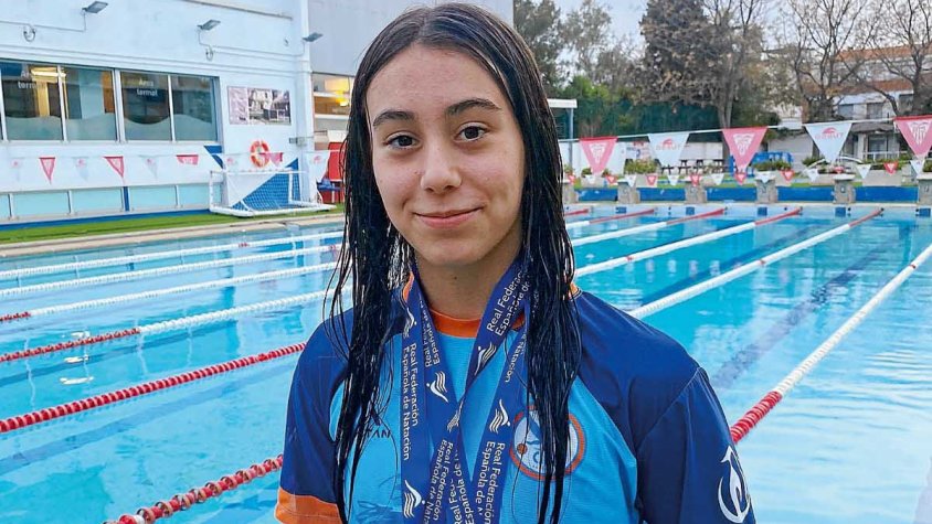 Noa Priego amb les medalles
