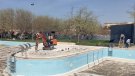 Tàrrega renova el paviment del recinte de les piscines municipals d’estiu
