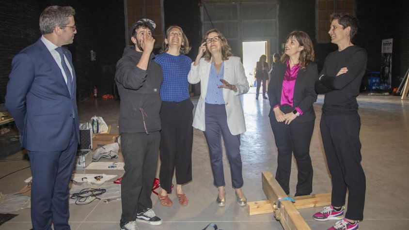 Serret a la nau 18 de Cal Trepat on aquests dies hi fa residència artística el Kolektiv Lapso Cirk amb l'obra 'COROQ'