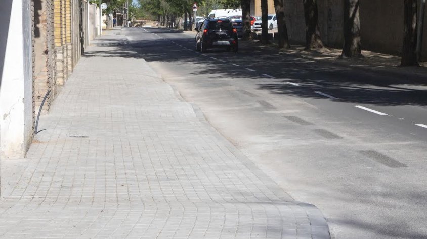 Imatge actual de l'avinguda de Balaguer amb la vorera sud ampliada