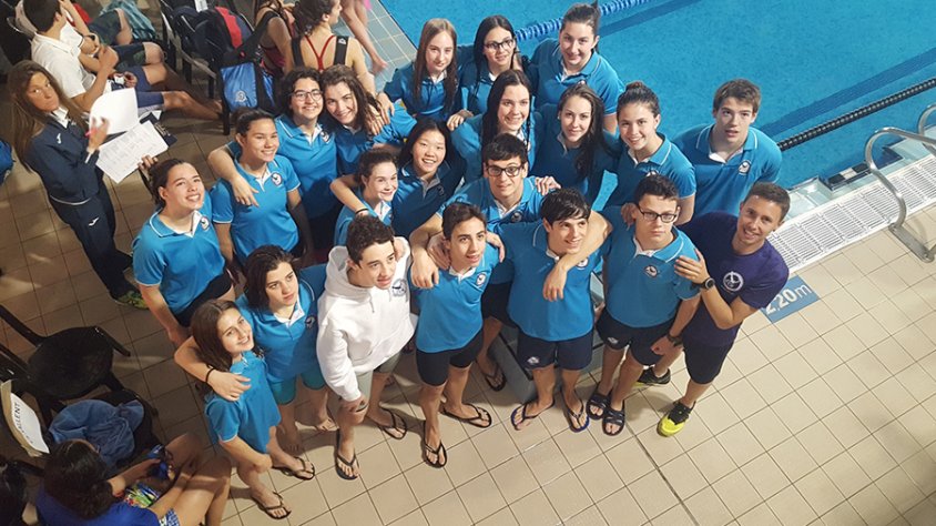 Els nedadors del CN Tàrrega a la piscina de Vic