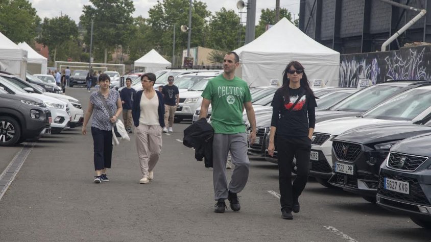 Visitants al mercat aquest diumenge al migdia