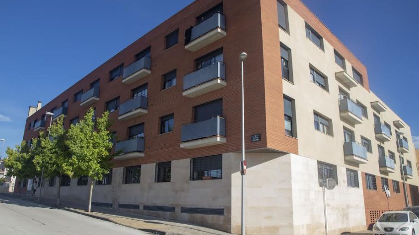 Vista de l’edifici afectat, al carrer Claravalls