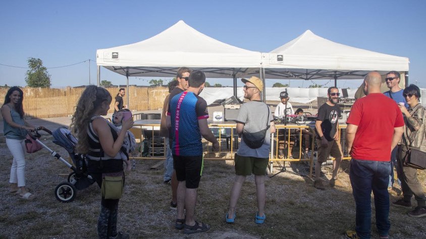 El festival va obrir portes a primera hora de la tarda i la primera actuació va ser la de Ruralist Sound