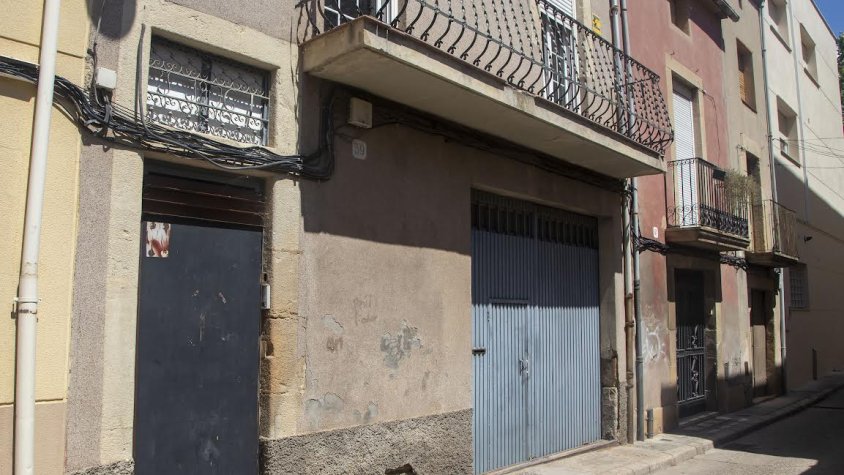L’habitatge okupat de Tàrrega on es van trobar els gossos
