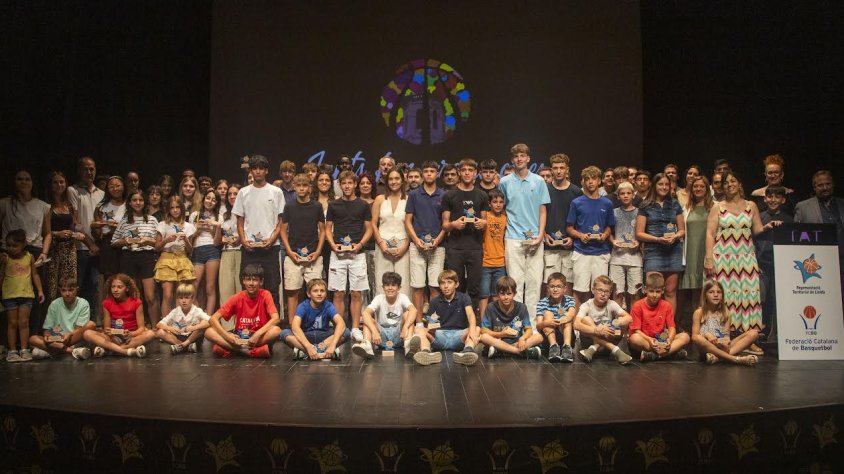 Foto de família de guardonats i autoritats