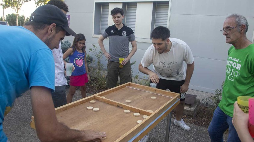 Un dels jocs del 'tardeig' del Sardines & Marinada