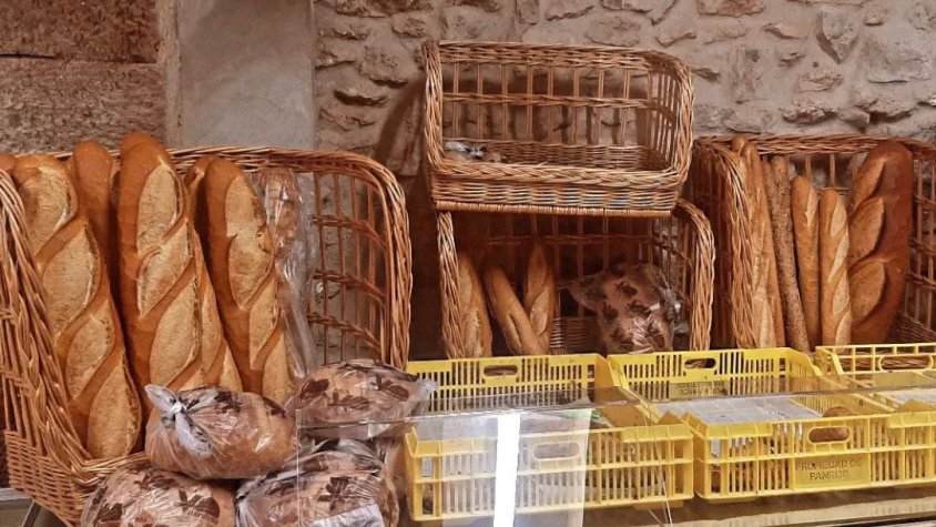 El pa procedeix del Forn de Pa i Pastisseria Vilardosa i es ven a l’agrobotiga des del cap de setmana