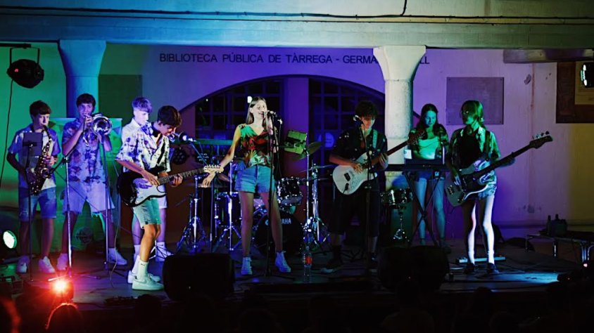 Debut d'Utopia a la plaça de Sant Antoni