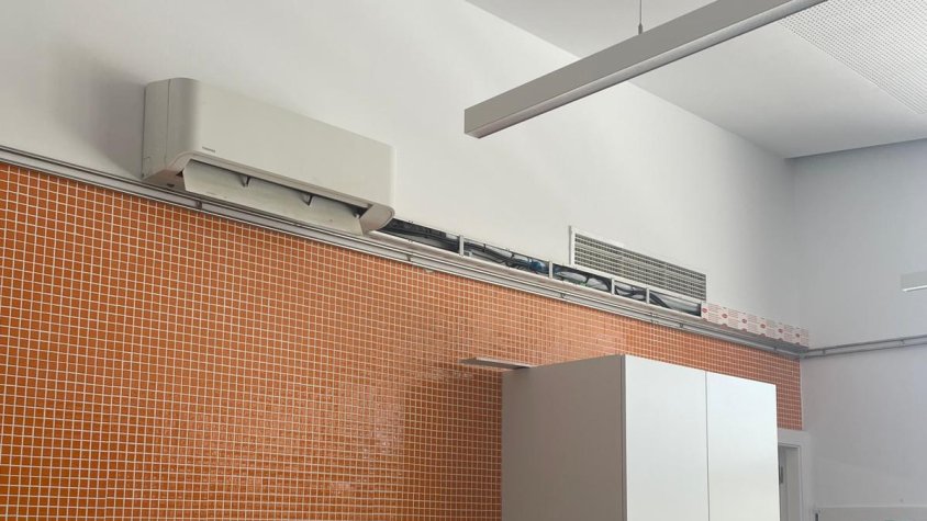 L'aire condicionat al menjador de l'escola