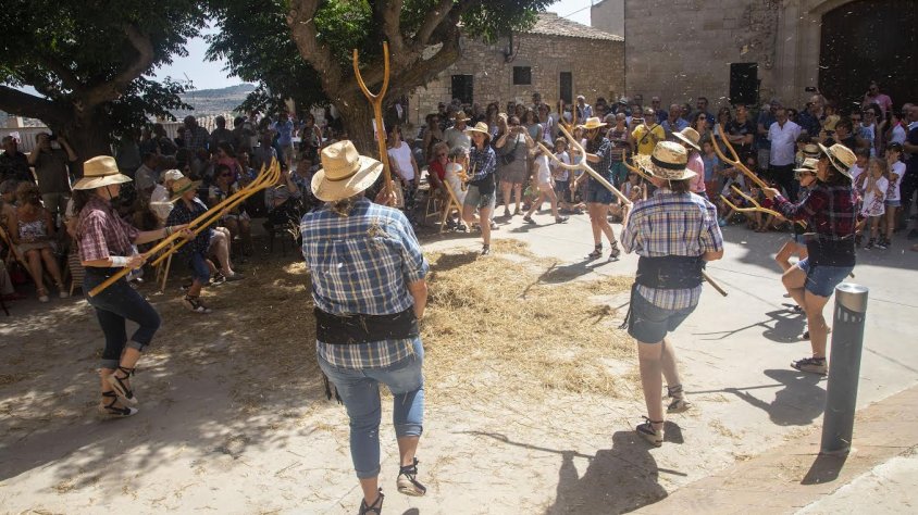 El Ball de les Forques de Nalec ja va ser recollit per Joan Amades en el Costumari Català del 1953