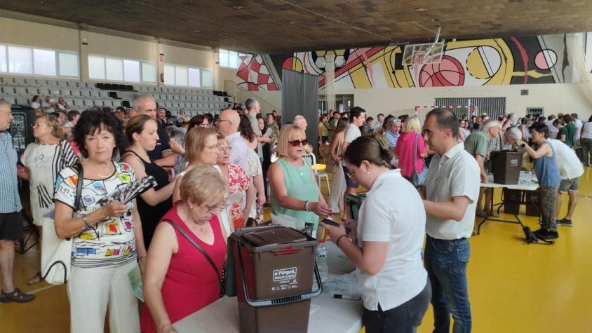 Entrega dels kits de reciclatge divendres passat a Anglesola