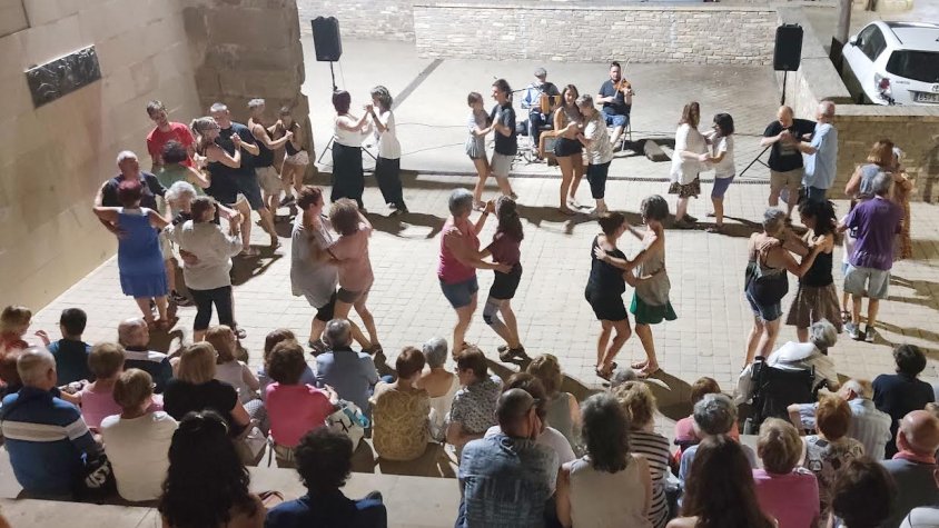 Actuació de La Sonsoni a la plaça dels Comediants
