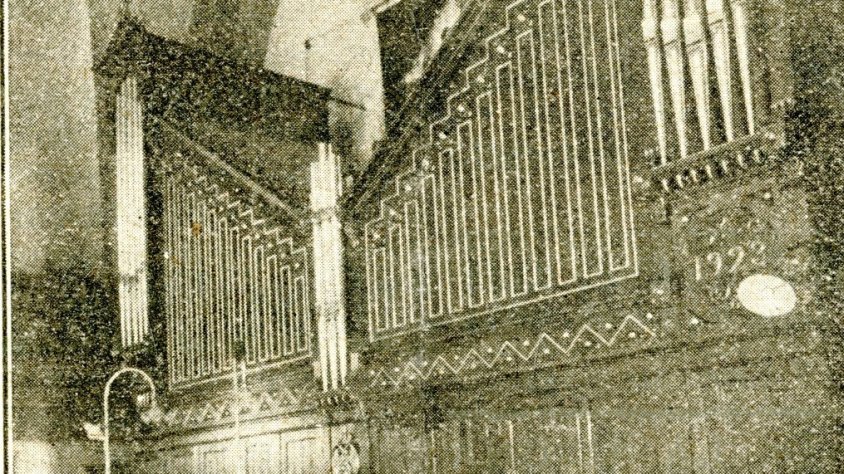 Antic orgue de la nostra parroquial a dalt del cor destruït el 1936