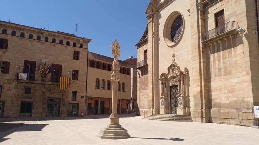 Aquest és l'aspecte que presenta la plaça Major de Tàrrega avui