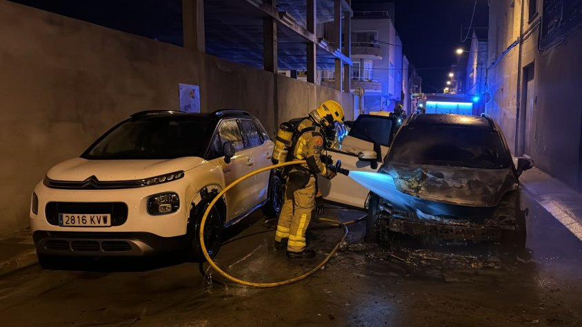 Els Bombers treballant al lloc