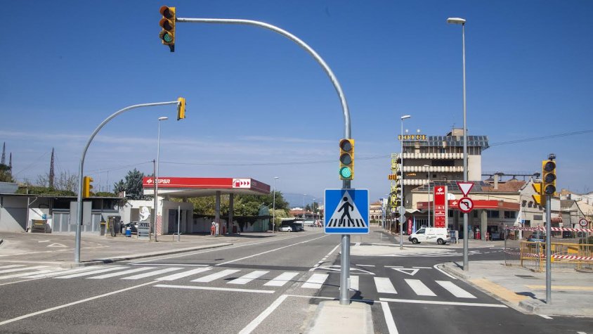 Els semàfors instal·lats a la C-14 a Agramunt