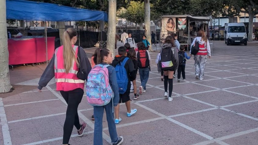 Una imatge de 'Camins Escolars' dilluns passat, dia de mercat