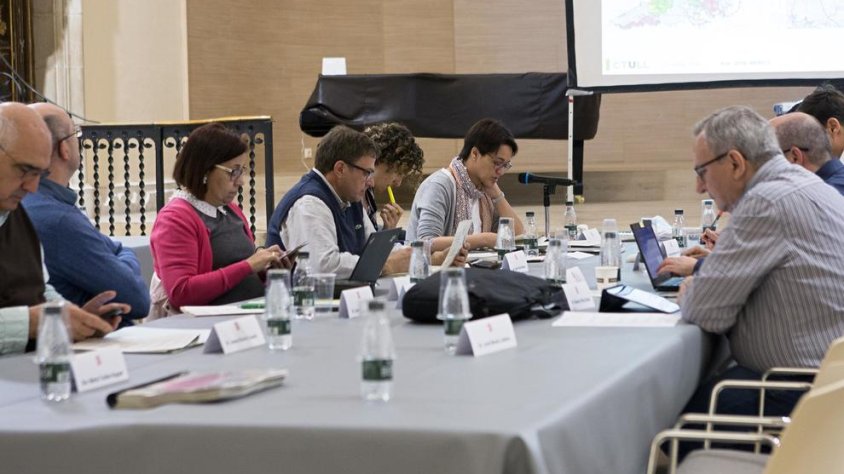 La reunió es va fer al renovat Auditori de Cervera