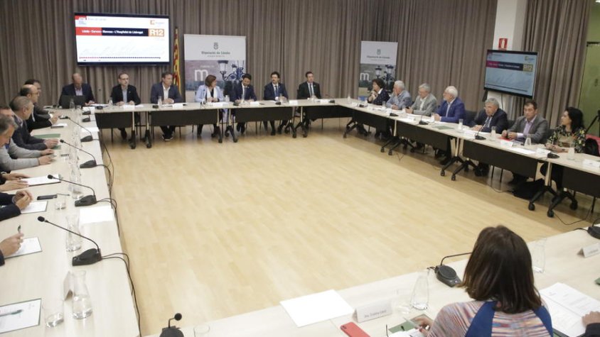 La reunió d'ahir de la plataforma de la Diputació per exigir inversions a la línia de Manresa