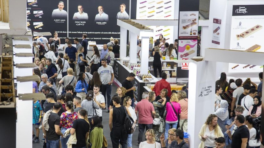 Visitants a la Fira del Torró