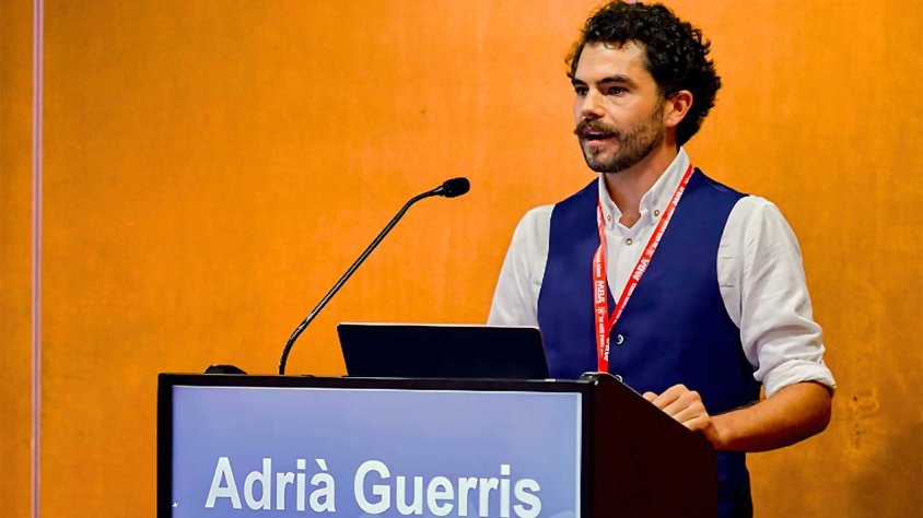 Adrià Guerris durant la seva intervenció