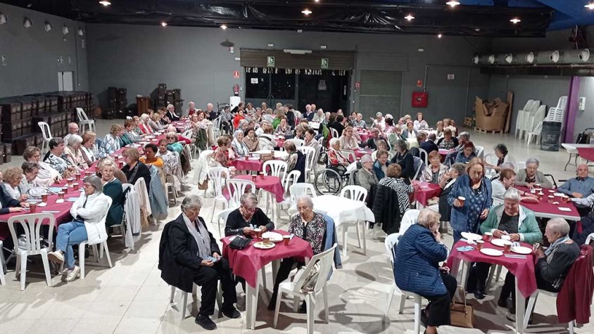 El berenar solidari es va celebrar diumenge a l'Espai MerCAT