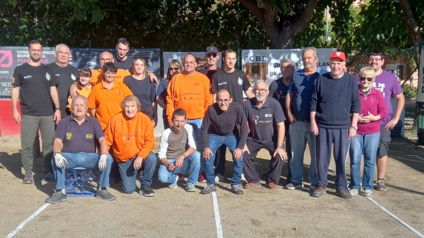 Foto de família de la primera jornada del Circuit Individual de Catalunya