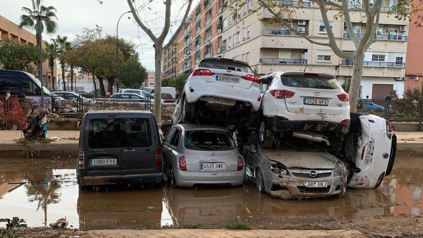 Cotxes amuntegats a Aldaia