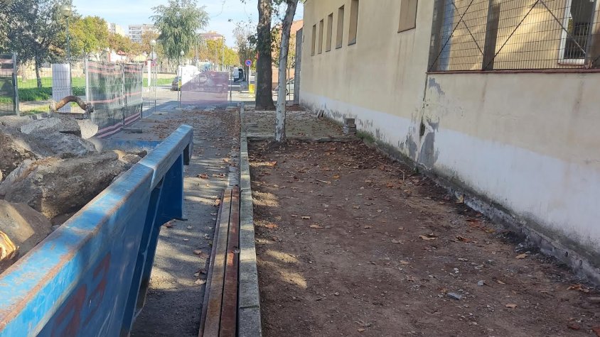 Renovació d'un tram de vorera al carrer de Joan Tous