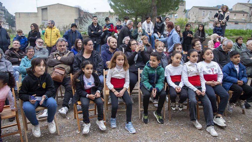 Els alumnes van oferir una demostració de balls després dels parlaments