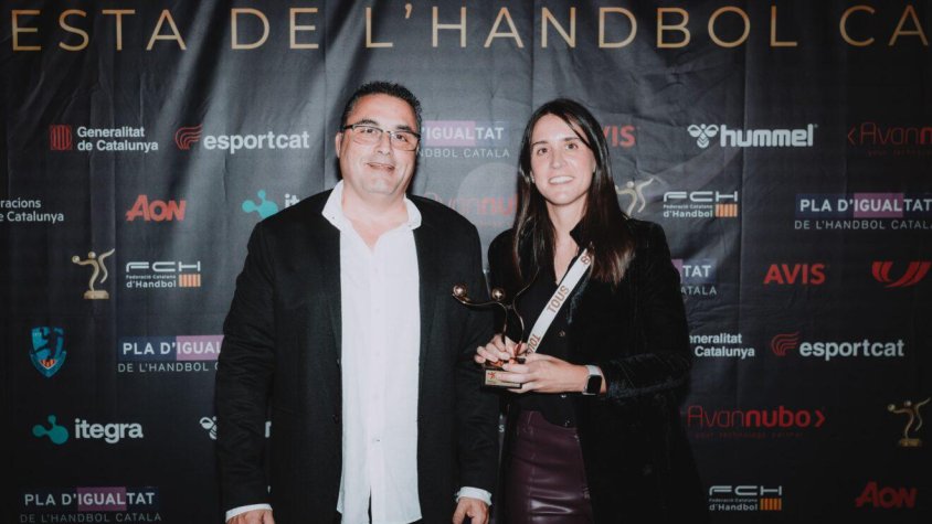 Pepe Roca i Maite Caus amb el guardó