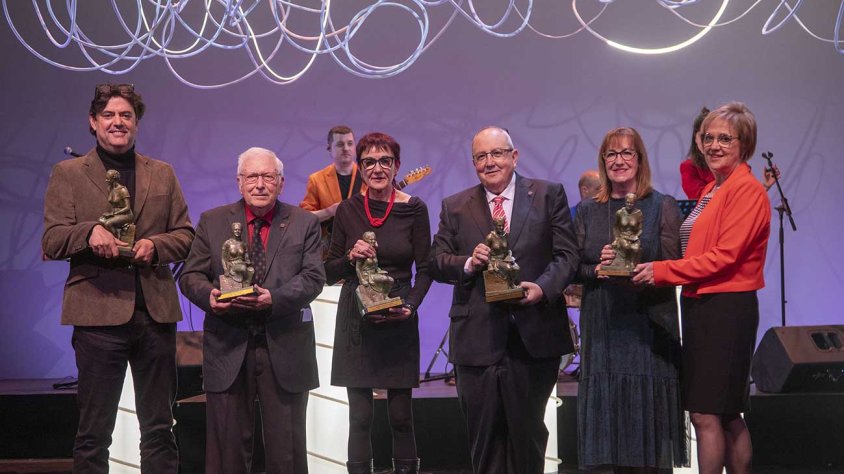 Els guardonats en la 26 edició dels Premis Culturàlia, ahir a la nit al Teatre Ateneu de Tàrrega