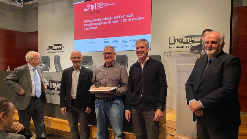 Entrega d'un dels guardons vinculats a Cal Trepat