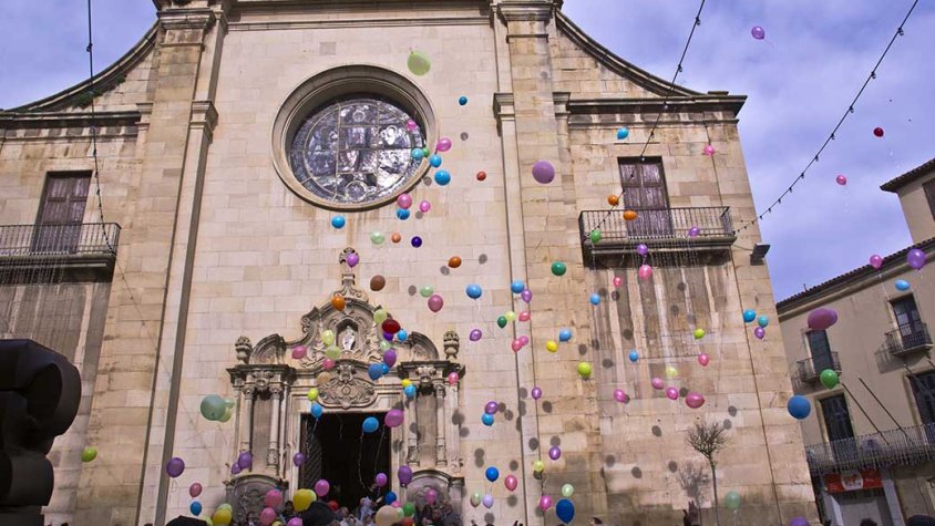 Enlairament de 200 globus biodegradables en la festa de la Puríssima