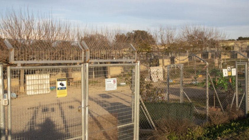Vista de les instal·lacions de la Protectora d’Animals de Tàrrega des de l’exterior