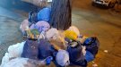 Tàrrega imposa 40 multes per llençar deixalles fora dels contenidors 