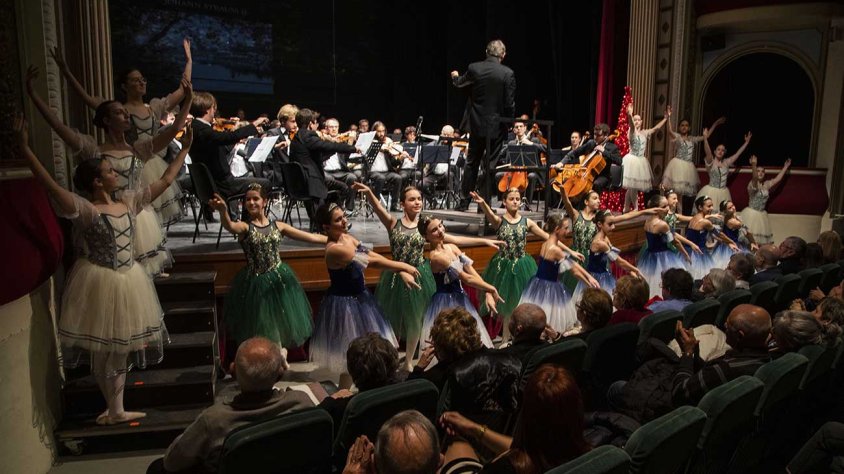 Un moment del concert de Reis