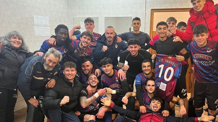 El Tàrrega celebrant la victòria