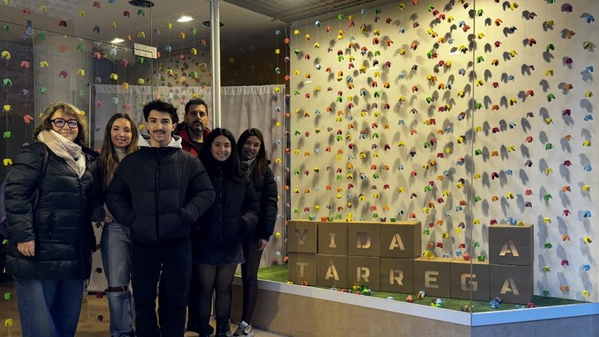Aparador decorat al carrer de Santa Maria