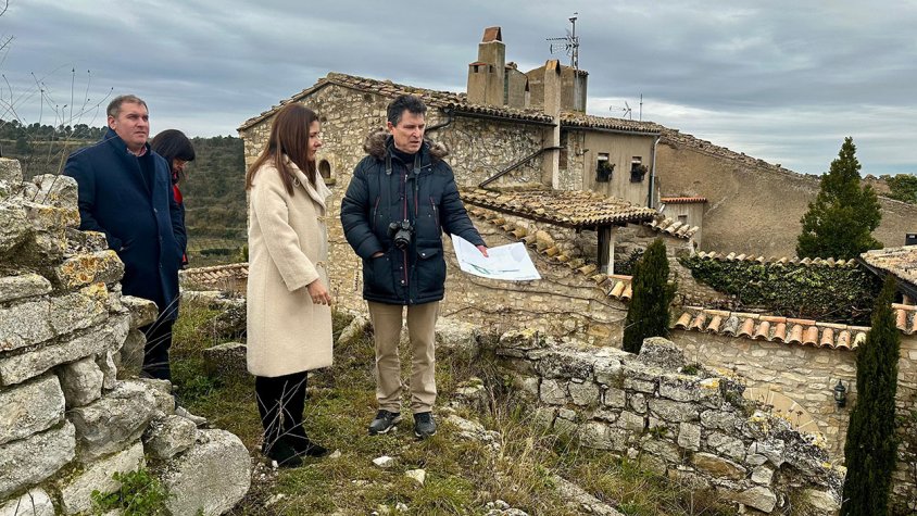 Un moment de la visita a l'entorn del castell de Guimerà