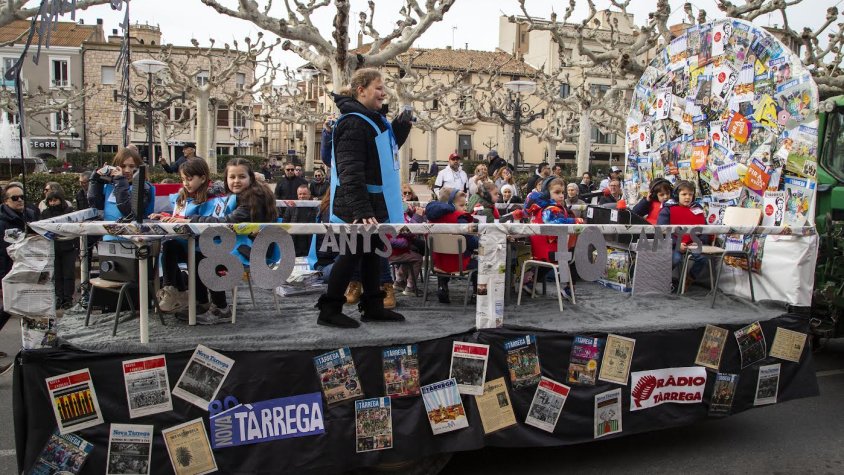 La carreta de l'Escola Pia dedicada a NOVA TÀRREGA i Ràdio Tàrrega