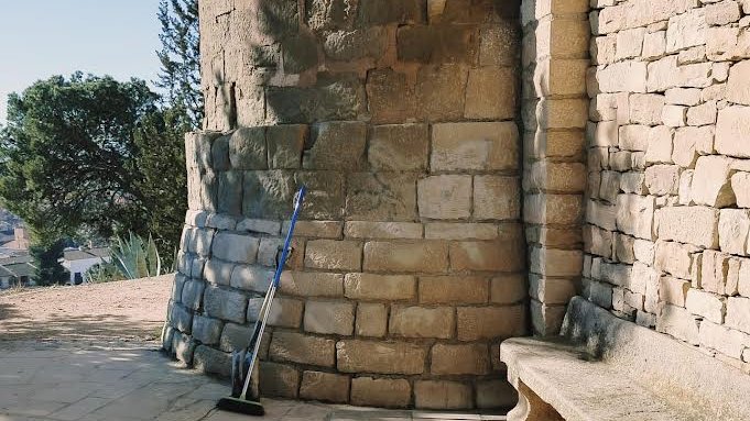 Imatge de les torrasses sense els grafits