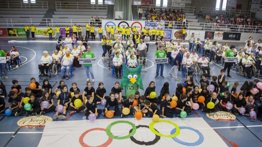 Foto de família de les persones implicades en els jocs