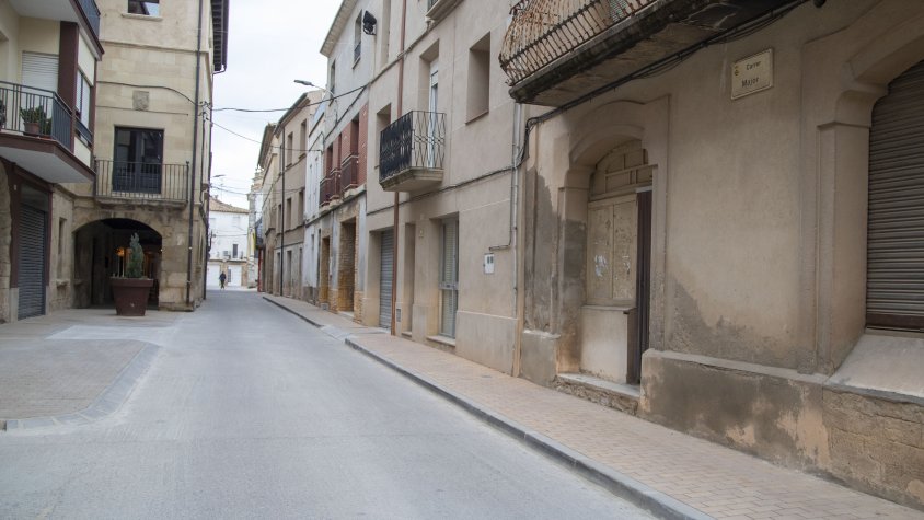 Imatge del primer tram del carrer Major renovat recentment
