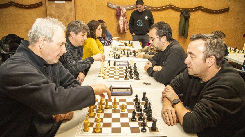 Els dijous entre les 19.30 i les 21.00 hores, el local de la Societat Ateneu s’obre a tota la ciutadania per jugar a escacs